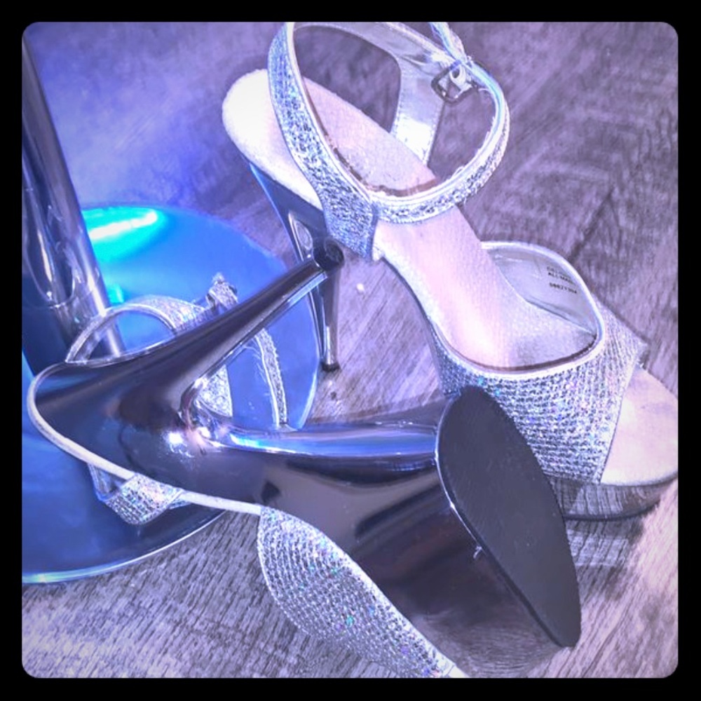 Silver Glitter sz 6 dance heels by Pleaser